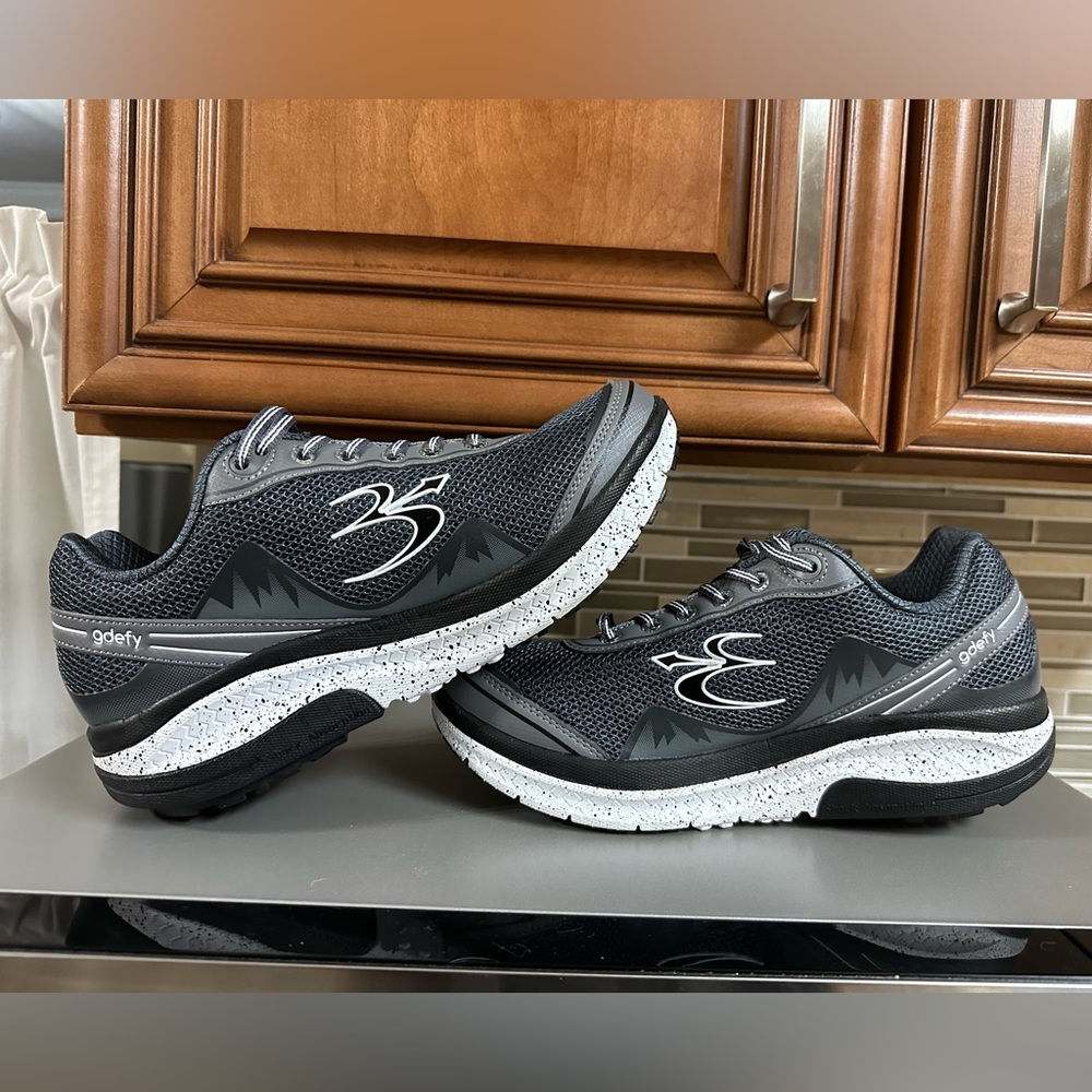 Gdefy by Gravity Defyer Women's Size 9.5 Mighty Walk Shoes Gray TB9024FGS-M
